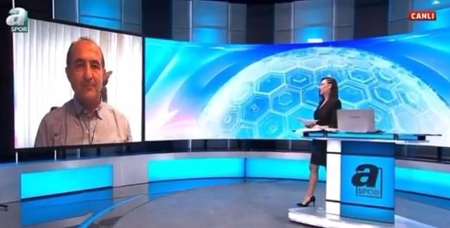 Ünlü yorumcu canlı yayında kedinin gazabına uğradı! 1