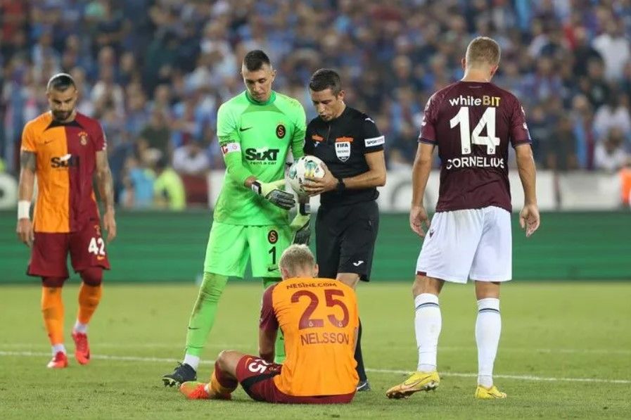 O detay maç sonunda ortaya çıktı! Derbide penaltı tartışması... 1