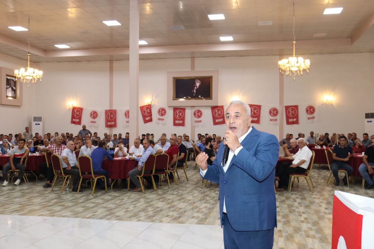 Fekede MHP’ye katılan 250 kişi için  rozet takma etkinliği düzenlendi 1