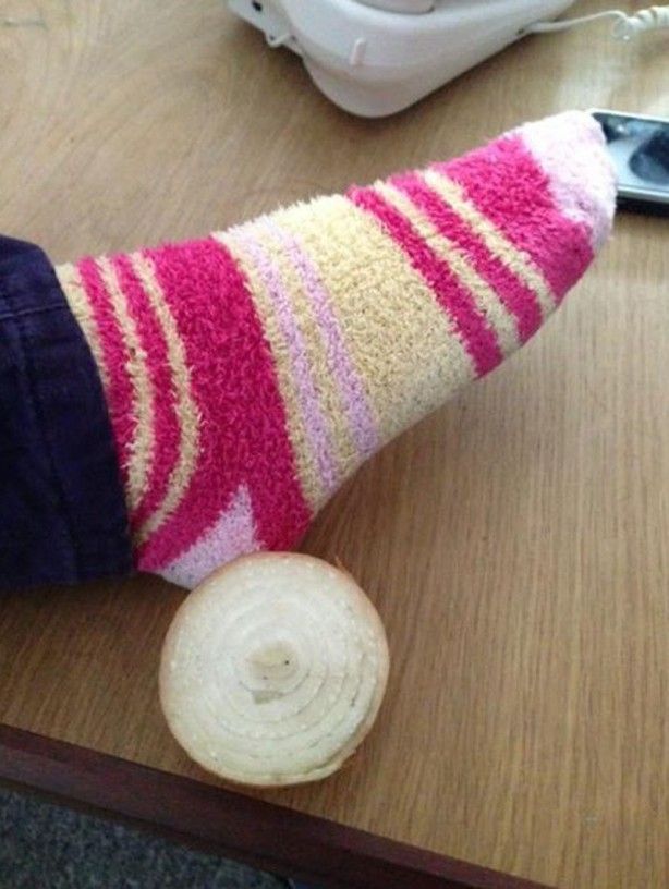 Çorabınızın için yarım soğan koyup sabaha kadar beklerseniz bakın ne olur? Herkes bunu yapıyor 7