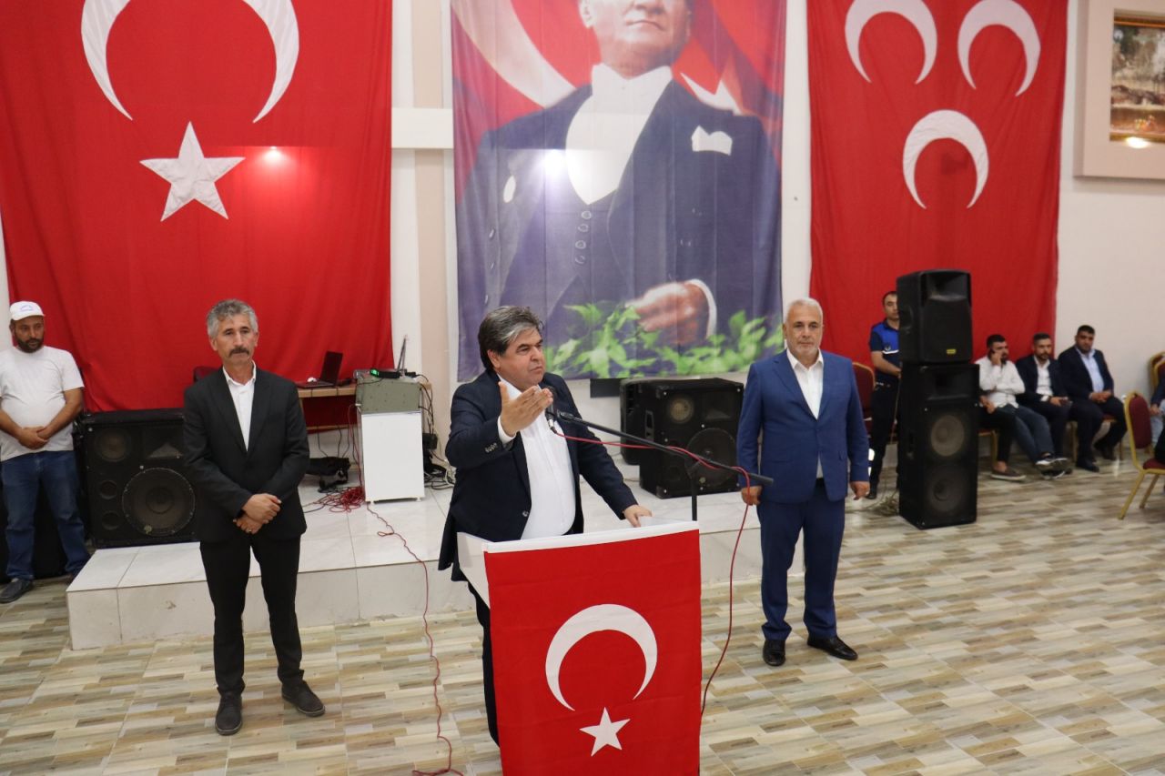 Fekede MHP’ye katılan 250 kişi için  rozet takma etkinliği düzenlendi 3