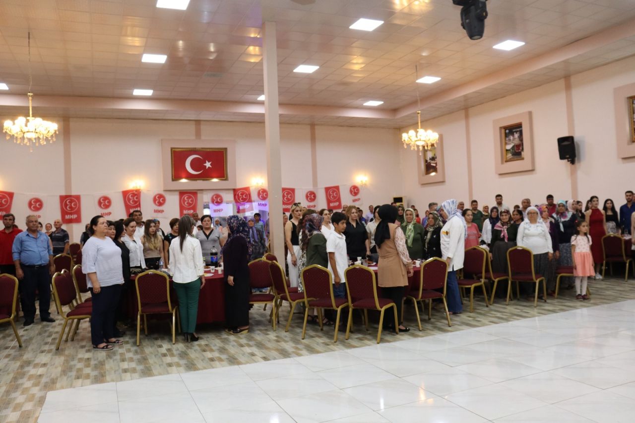 Fekede MHP’ye katılan 250 kişi için  rozet takma etkinliği düzenlendi 2