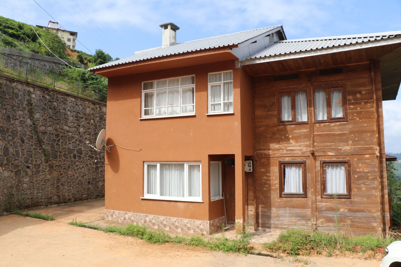 Yer: Rize! Evin kapısını gören gözlerine inanamıyor 5