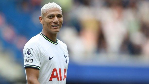 Paralar havada uçuştu! Dünyaya damga vuran transferler 3