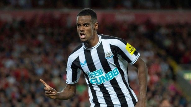 Paralar havada uçuştu! Dünyaya damga vuran transferler 6