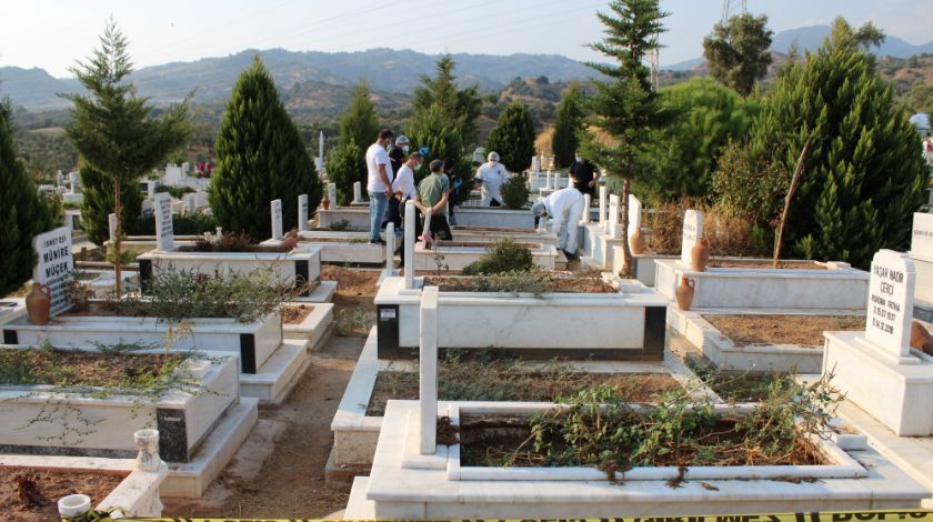 Mezarlıktaki yoğun koku alarma geçirdi! Kahreden görüntü ortaya çıktı 2
