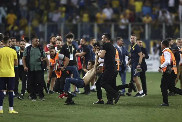 Ahmet Çakar'dan kan donduran sözler: Beşiktaş maçında yaşanan tesadüf değil... 7