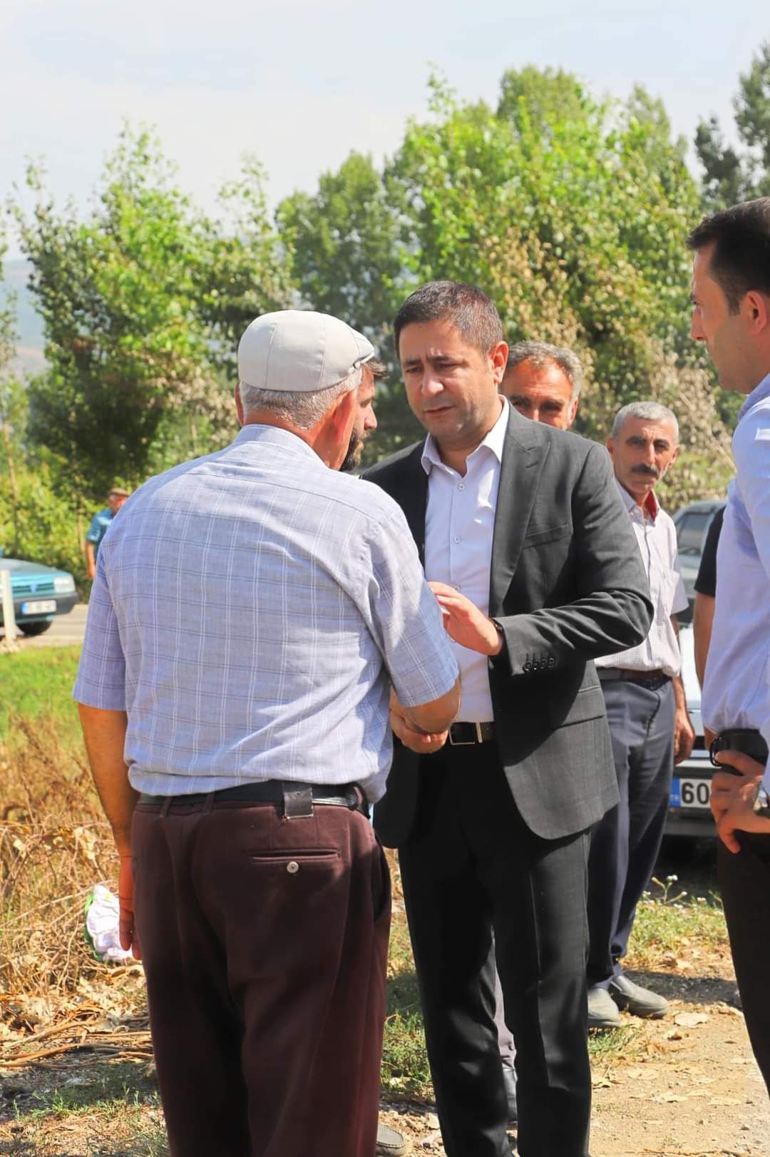 MHP heyeti doğal afet yaşayan Kazova bölgesinde 15