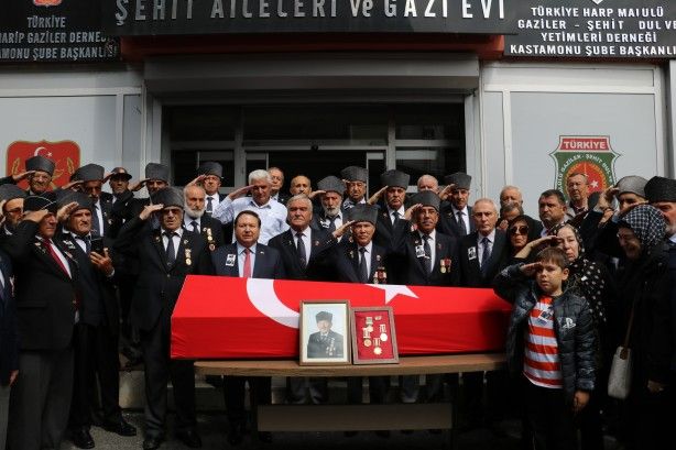 Türkiye'nin en yaşlı gazisine veda edildi 2