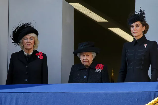 96 yaşındaki İngiltere Kraliçesi 2. Elizabeth hayatını kaybetti! 10 günlük yas başladı 12