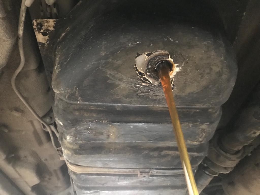 Böyle kaçakçılık görülmedi! Tırın deposundan çıktı 2