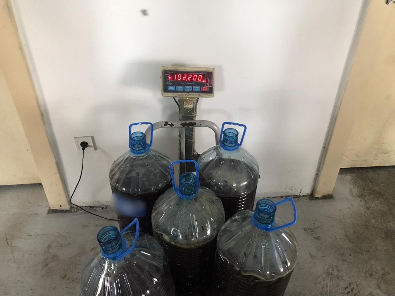 Böyle kaçakçılık görülmedi! Tırın deposundan çıktı 3