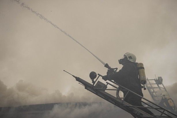Rusya'nın vurduğu Ukrayna şehri yanıyor! 13