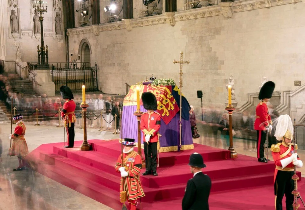 2. Elizabeth'in tabutunda hangi mücevherler sergileniyor? Paha biçmek imkansız... 1