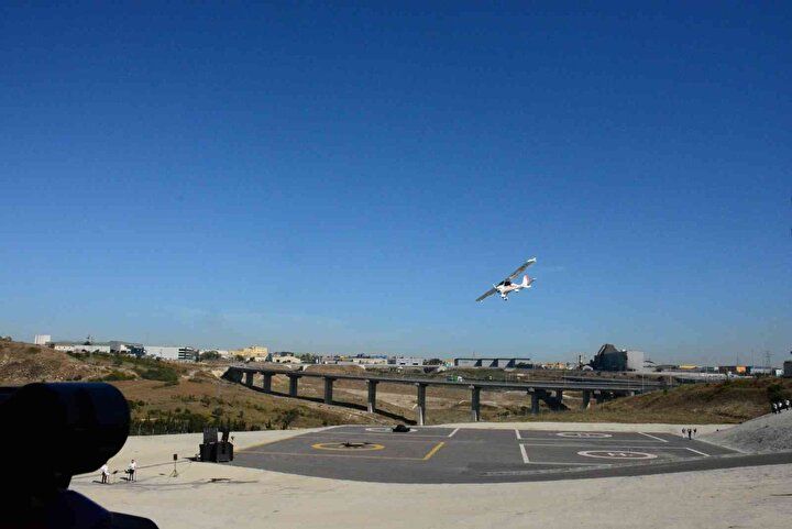 Görenler hayran kaldı: Uçan arabalar semalarda göründü! 7