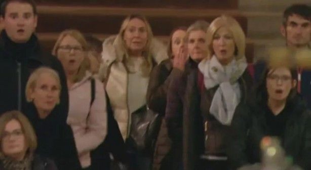 Kraliçe Elizabeth'in tabutuna saldırı! 1