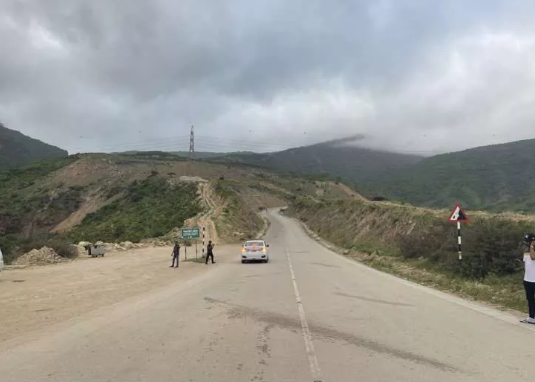 Bu yolda yer çekimi yok! Turistler akın ediyor... 3