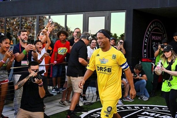 Ronaldinho'dan flaş Messi açıklaması: En iyisi değil... 2