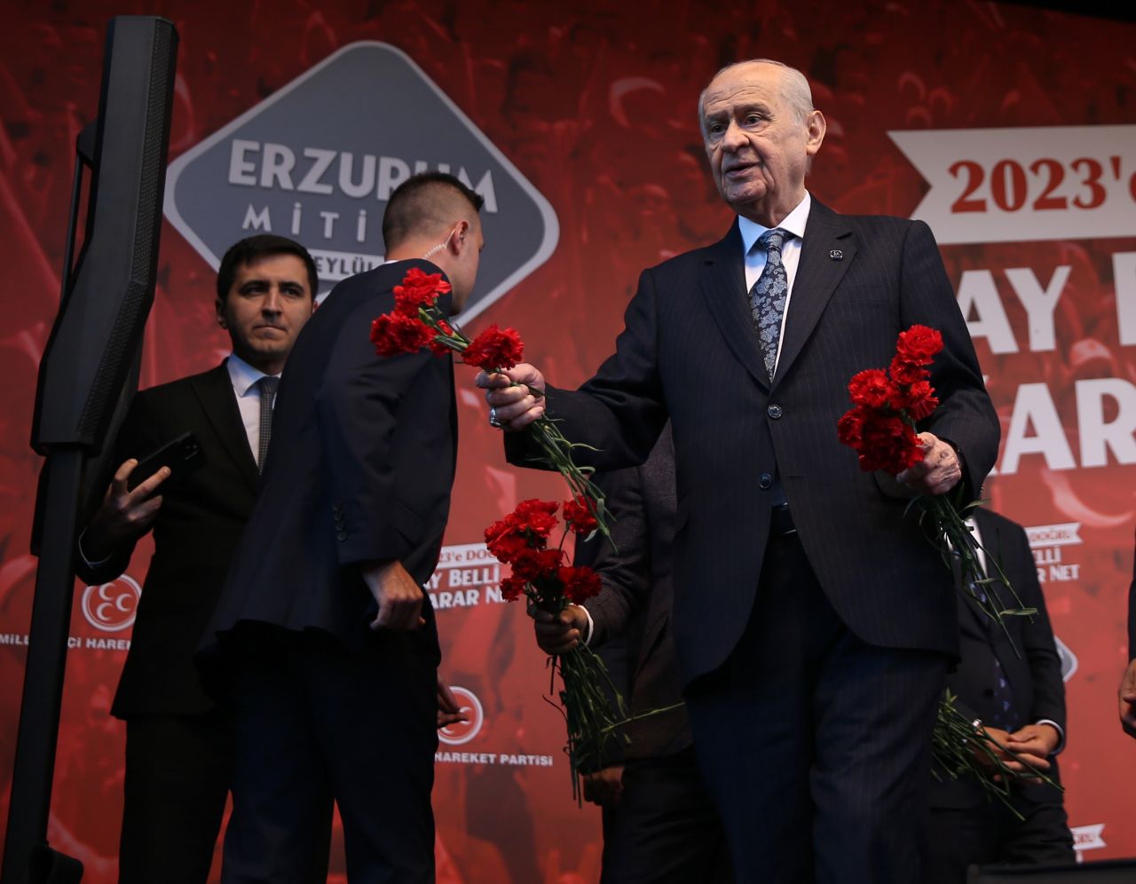 Erzurum tarih yazdı! İşte MHP Lideri Devlet Bahçeli'nin mitinginden kareler... 45
