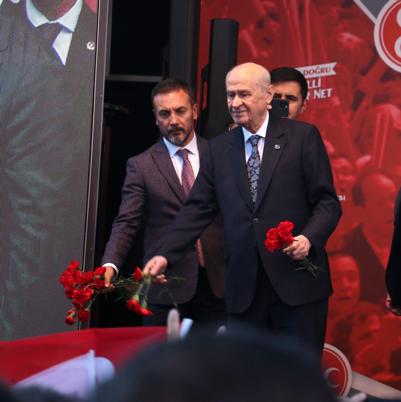 Erzurum tarih yazdı! İşte MHP Lideri Devlet Bahçeli'nin mitinginden kareler... 51