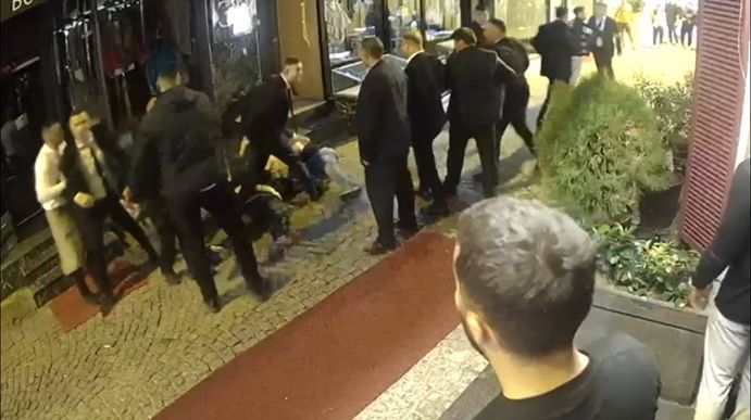 Gece kulübünde yaşanan kavganın detayları ortaya çıktı: Arkadaşımıza kafa atınca... 8
