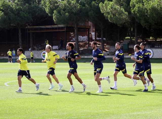 Fenerbahçe - Beşiktaş derbisinde ilk 11'ler netleşiyor: Fenerbahçe 4'lü savunma ile çıkacak! 2