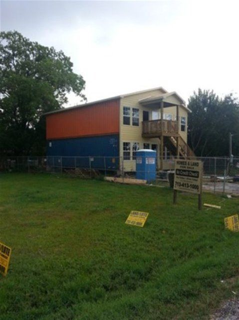 11 adet konteyneri birleştirerek ev yaptı! Siz bir de içini görün: Gözlerinize inanamayacaksınız... 23