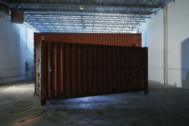 11 adet konteyneri birleştirerek ev yaptı! Siz bir de içini görün: Gözlerinize inanamayacaksınız... 26