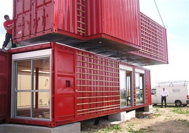 11 adet konteyneri birleştirerek ev yaptı! Siz bir de içini görün: Gözlerinize inanamayacaksınız... 32