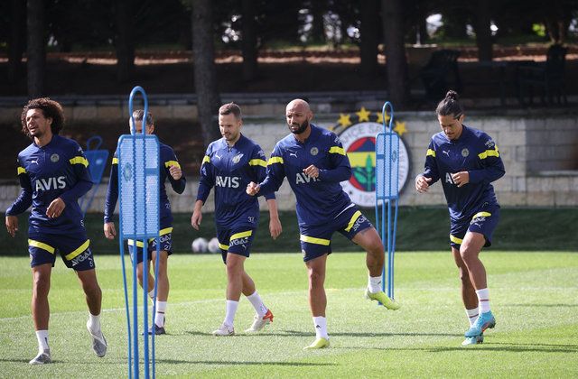 Fenerbahçe - Beşiktaş derbisinde ilk 11'ler netleşiyor: Fenerbahçe 4'lü savunma ile çıkacak! 4