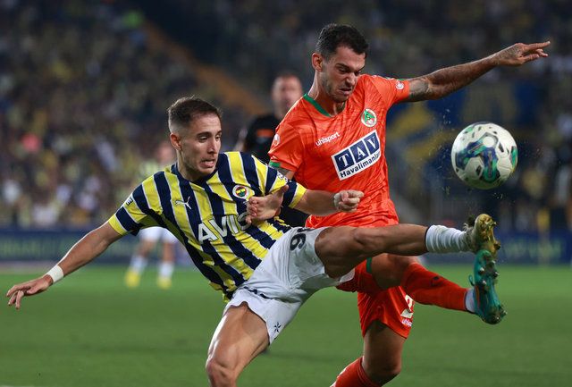 Fenerbahçe - Beşiktaş derbisinde ilk 11'ler netleşiyor: Fenerbahçe 4'lü savunma ile çıkacak! 5