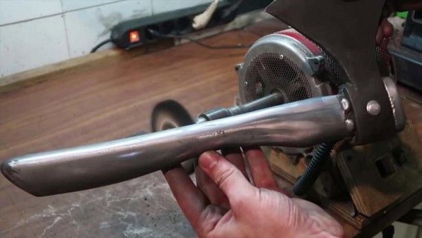 Görenler şoke oldu! Paslı baltaya öyle şeyler yaptı ki... 187