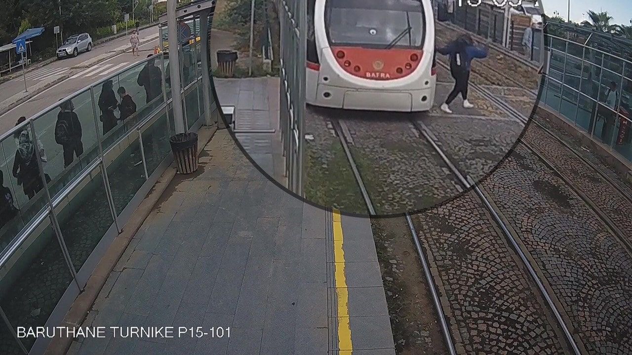 Vatmanın yaptığı ani fren genç kızın hayatını kurtardı 1