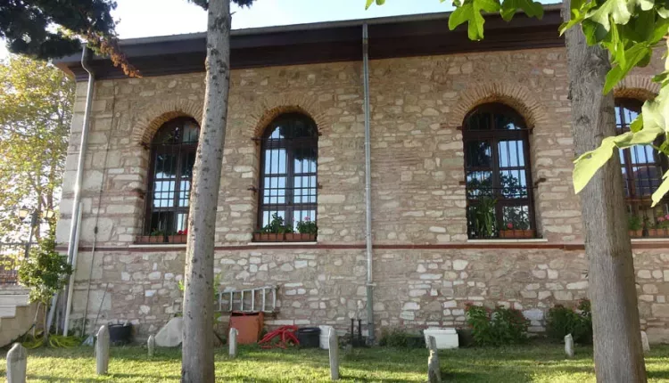 690 yıldır asırlara meydan okuyan cami! Kılıçla Peygamberimizden gelen geleneği yaşatıyorlar 12