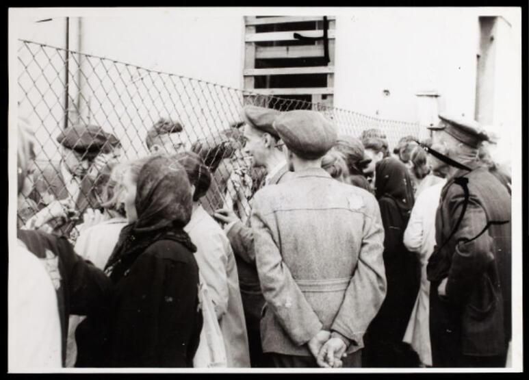 Kanınız donacak: Gömdüğü fotoğraflar Nazi dehşetini gözler önüne serdi! Görenler hayrete düştü... 18