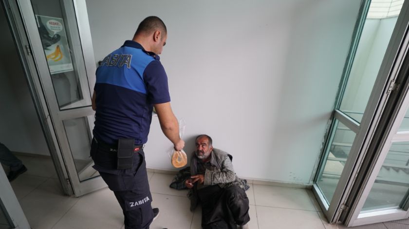 Dilenci 'Banker Arif'in üzerinden çıkan para şaşkına çevirdi! 'Bu benim günlük kazancım' 4