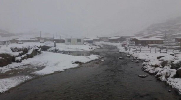 Türkiye'nin o illerinde Ekim ayında kar yağışı! İşte yurttan kan manzaraları... 7
