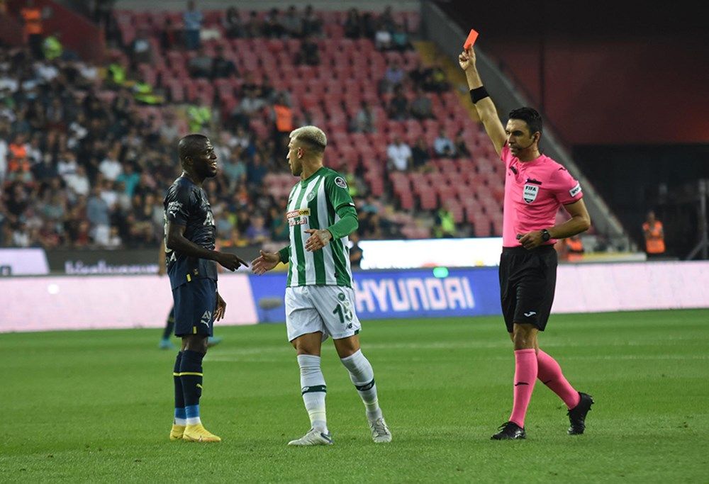 Türkiye'nin en medyatik takımı belli oldu! Bakın medyada en fazla hangi takım konuşulmuş... 6