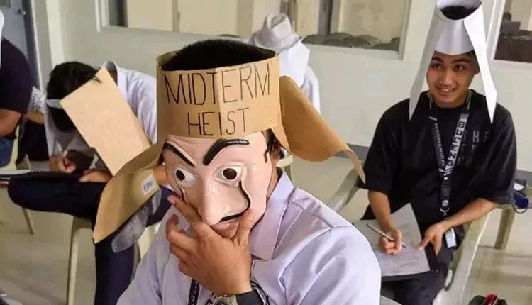 Kopya önleyici akılalmaz önlem: Hababam Sınıfı'ndaki Mahmut Hoca'nın bile aklına gelmez... 13