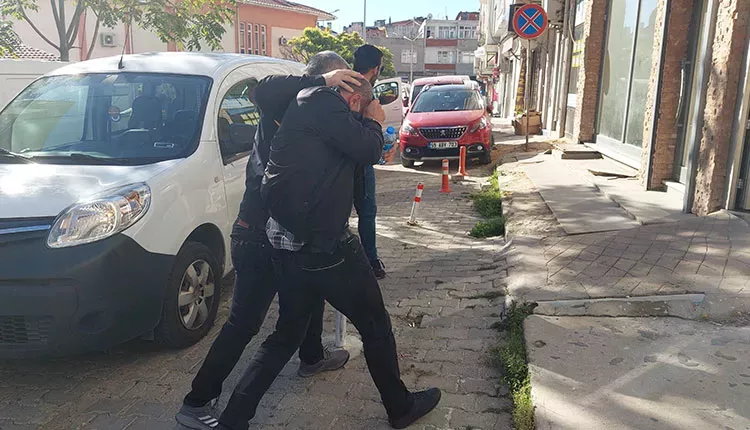 Böyle akraba olmaz olsun! Kiralık hırsız tuttu: 3 milyon değerinde para ve altını çaldırdı... 5