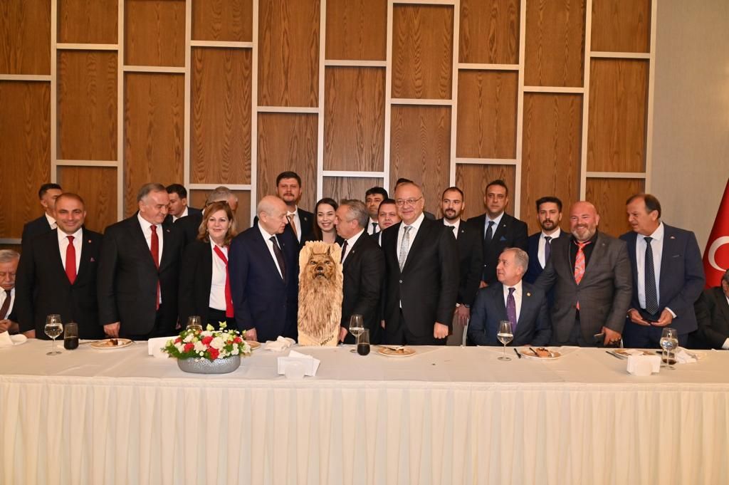 MHP Genel Başkanı Bahçeli Akşam Yemeğinde Ağırlandı 4