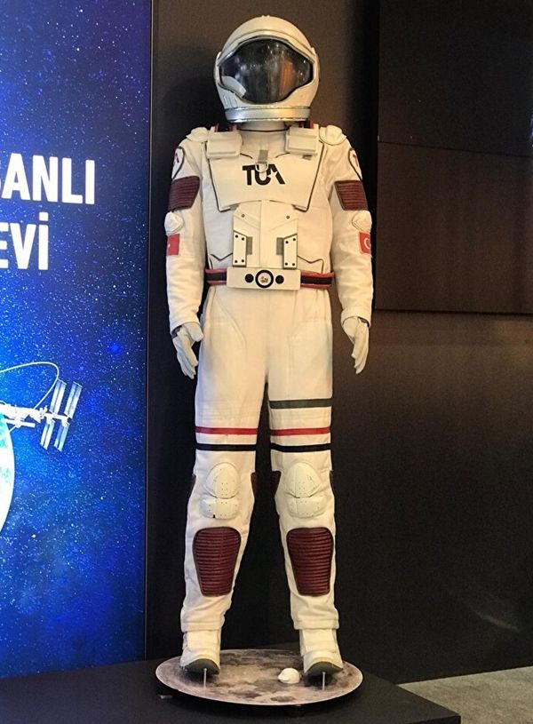 İlk Türk astronotu giyecek... 'Uzay kıyafeti'ne yoğun ilgi 6