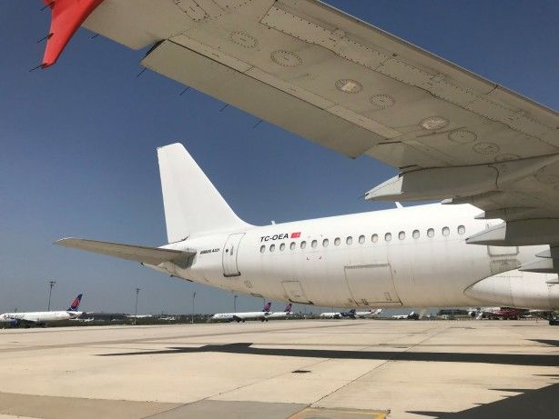 İstanbul'da satılık yolcu uçağı! Bu parayı veren alacak 4