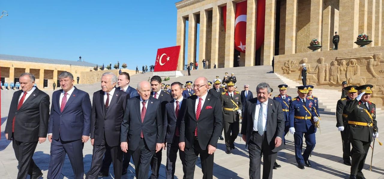 MHP Lideri Devlet Bahçeli Anıtkabir'de 29 Ekim Cumhuriyet Bayramı Törenlerine Katıldı 1