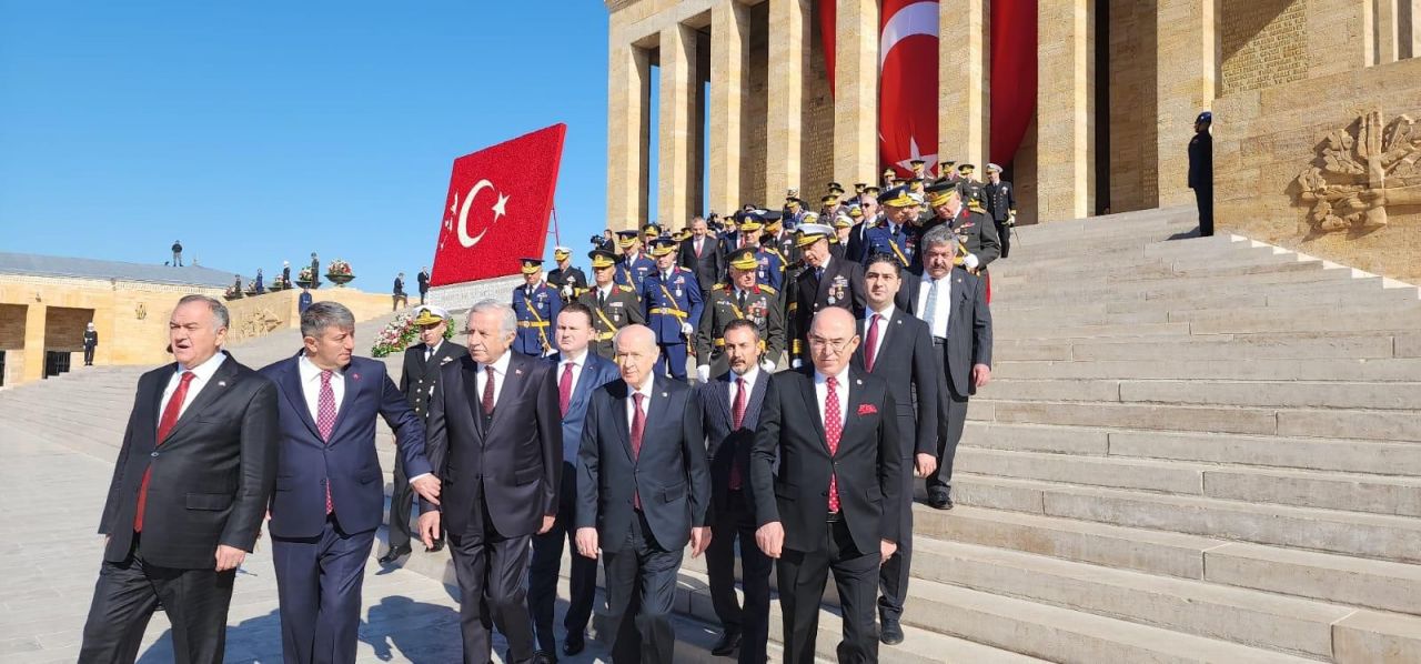 MHP Lideri Devlet Bahçeli Anıtkabir'de 29 Ekim Cumhuriyet Bayramı Törenlerine Katıldı 2