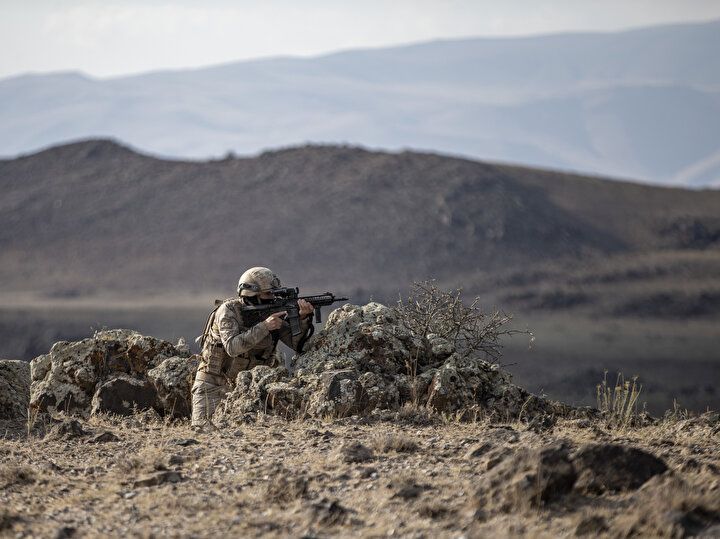 Komandolar Ağrı Dağı'nda görevde: Parola: 'ara bul yok et' 15