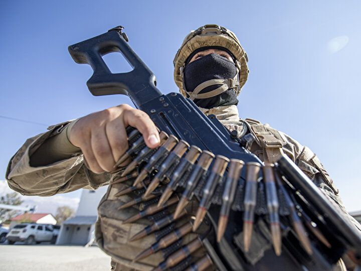 Komandolar Ağrı Dağı'nda görevde: Parola: 'ara bul yok et' 17