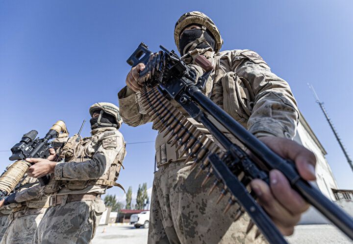 Komandolar Ağrı Dağı'nda görevde: Parola: 'ara bul yok et' 7