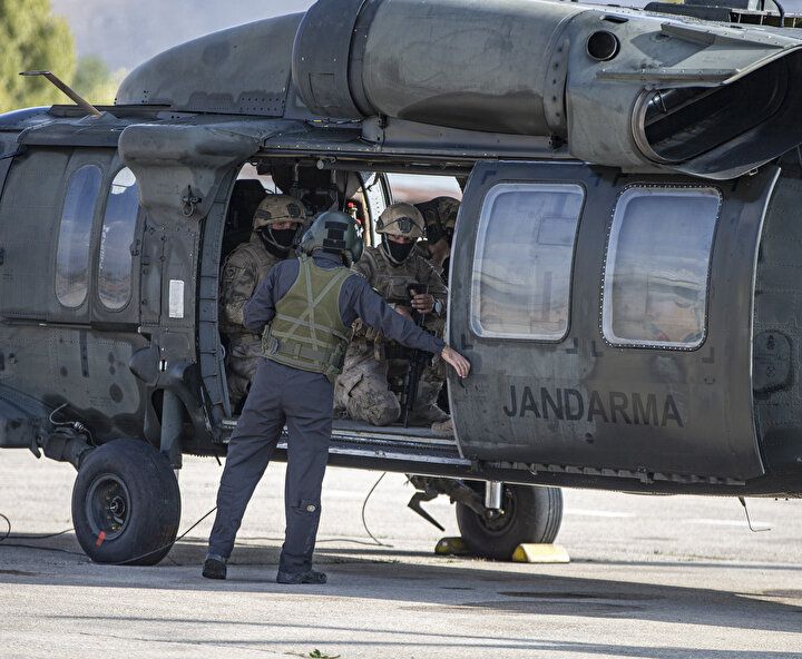 Komandolar Ağrı Dağı'nda görevde: Parola: 'ara bul yok et' 8