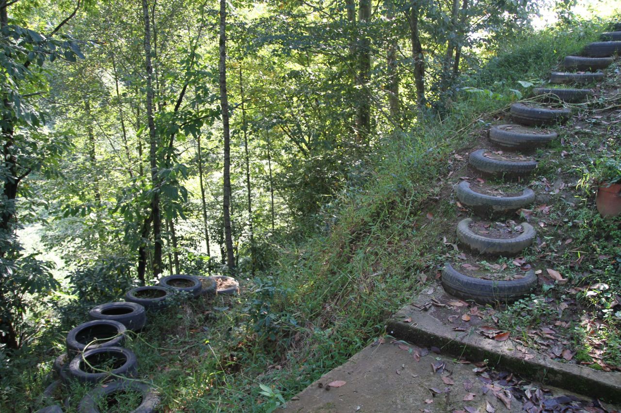 Rizeli yine yaptı yapacağını! Araba lastiklerinden öyle bir şey oluşturdu ki… 1